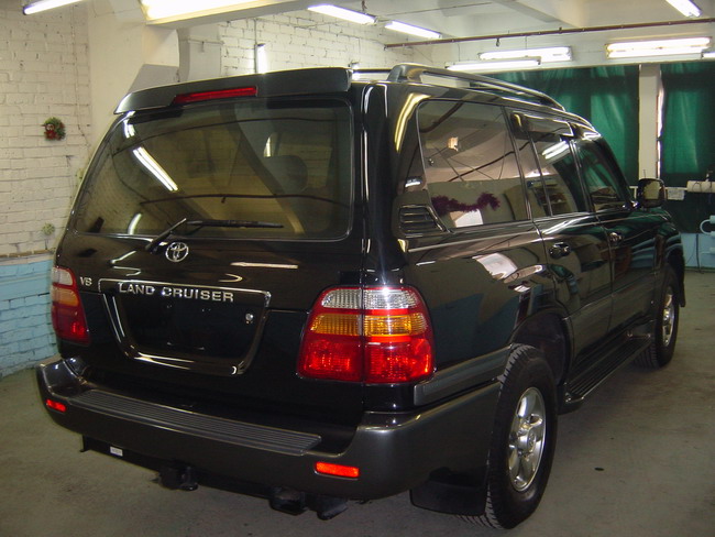 2001 Toyota Land Cruiser Photos