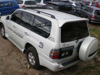 2001 Toyota Land Cruiser Photos
