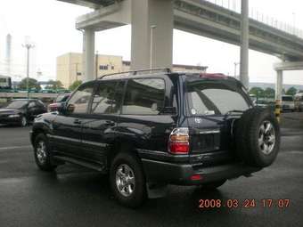 2002 Toyota Land Cruiser Photos