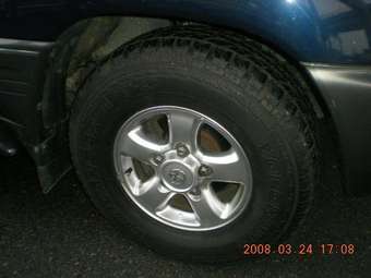 2002 Toyota Land Cruiser Pictures