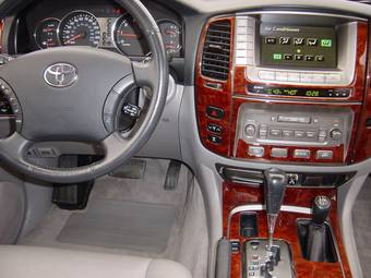 2003 Toyota Land Cruiser Images