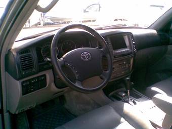 2003 Toyota Land Cruiser Photos