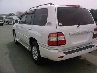 2004 Toyota Land Cruiser Images