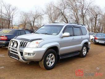 2004 Toyota Land Cruiser Photos