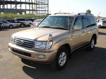 2004 Toyota Land Cruiser Photos