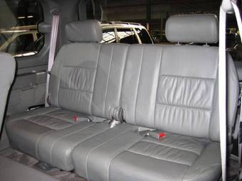 2004 Toyota Land Cruiser Images