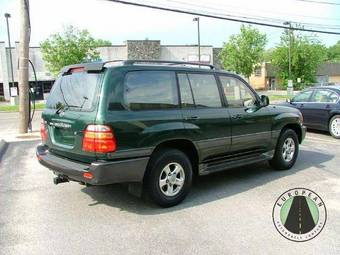 2004 Toyota Land Cruiser Pictures