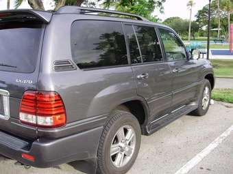 2005 Toyota Land Cruiser Photos