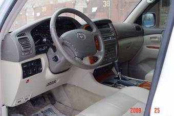 2005 Toyota Land Cruiser Pictures