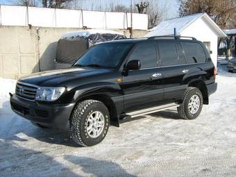 2005 Toyota Land Cruiser Photos