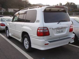 2005 Toyota Land Cruiser Images