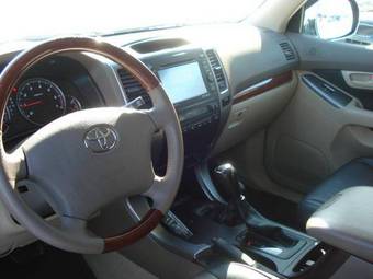 2005 Toyota Land Cruiser Pics