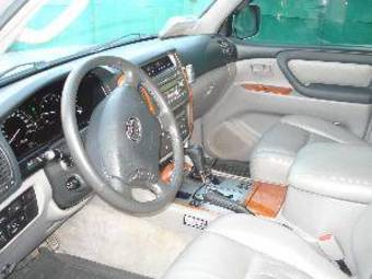 2005 Toyota Land Cruiser Pictures