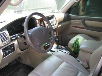 2005 Toyota Land Cruiser Images