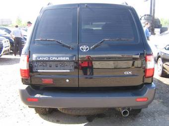 2005 Toyota Land Cruiser Pictures