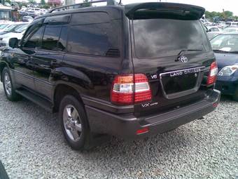 2005 Toyota Land Cruiser Photos