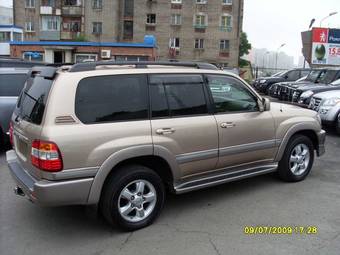 2005 Toyota Land Cruiser Pics