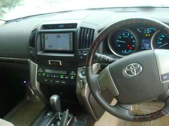 2007 Toyota Land Cruiser Pictures