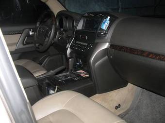 2008 Toyota Land Cruiser Pictures