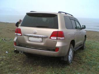 2009 Toyota Land Cruiser Pics