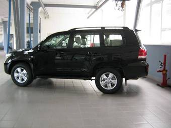 2010 Toyota Land Cruiser Pictures