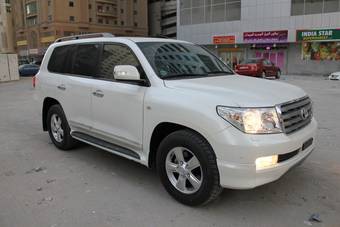 2010 Toyota Land Cruiser Images