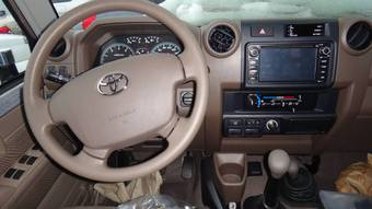 2011 Toyota Land Cruiser Wallpapers