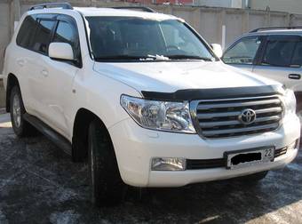 2011 Toyota Land Cruiser Pictures
