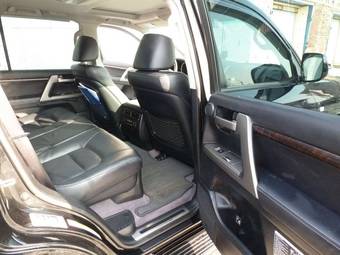 2011 Toyota Land Cruiser Photos