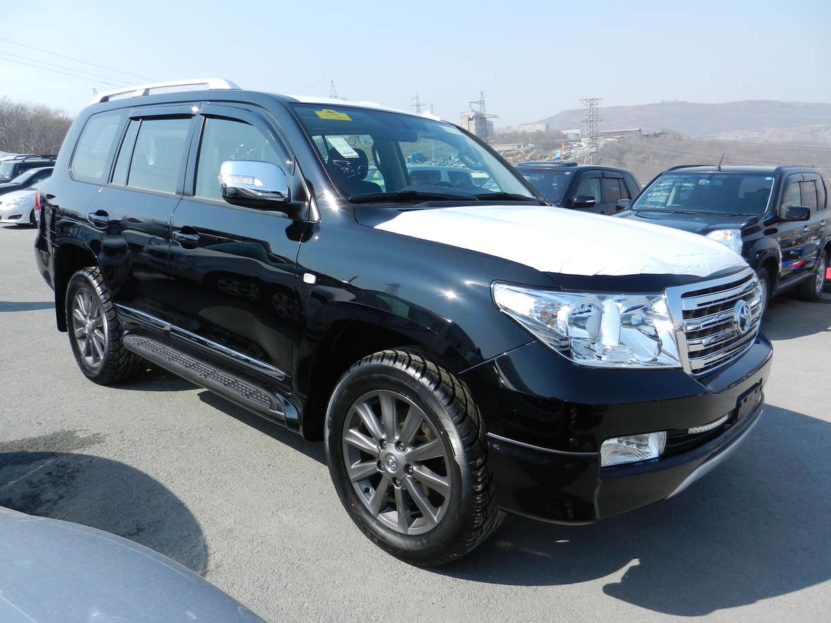 Toyota land cruiser 2011