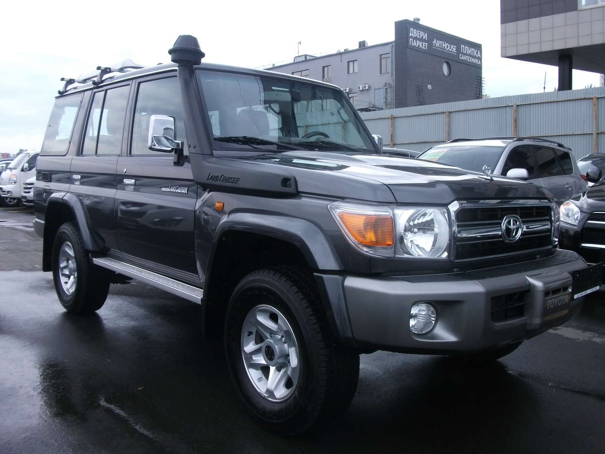 Toyota land cruiser 2012