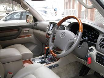 2002 Toyota Land Cruiser Cygnus Photos