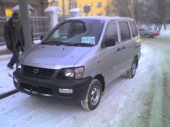 2002 Toyota Lite Ace Pics