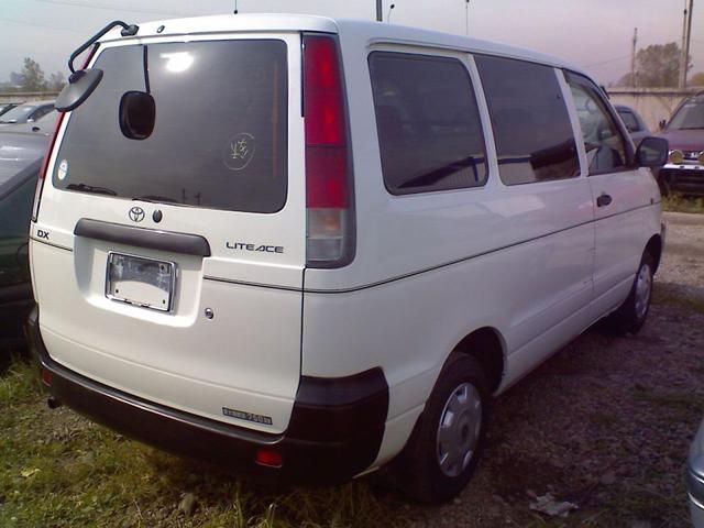 2001 Toyota Lite Ace Noah