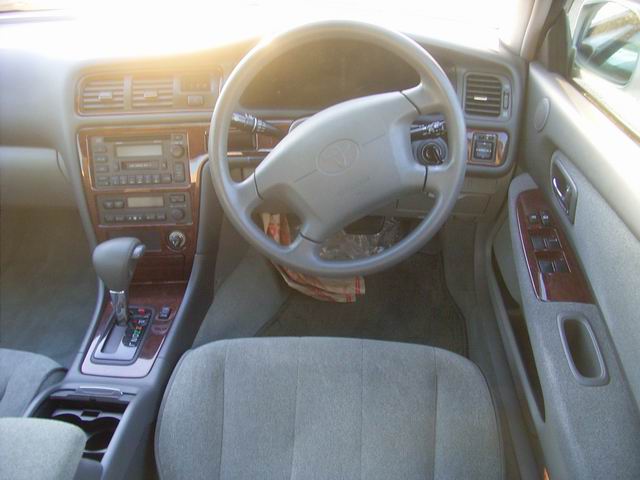 1999 Toyota Mark II Photos