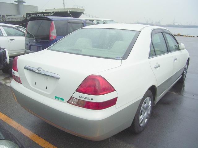 2000 Toyota Mark II Photos