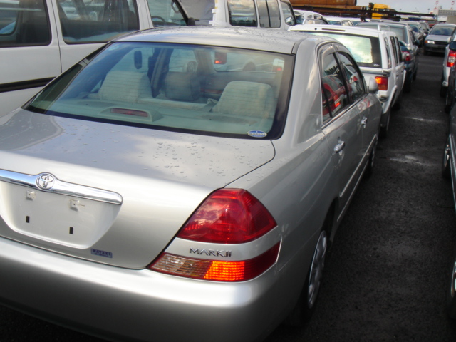 2001 Toyota Mark II Images