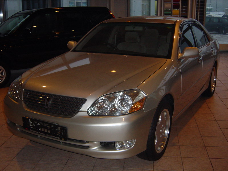 2001 Toyota Mark II Pictures