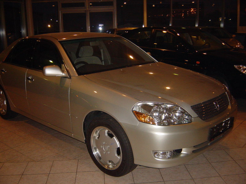 2001 Toyota Mark II Photos