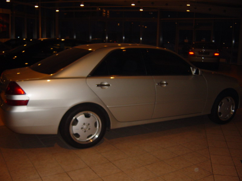 2001 Toyota Mark II Images
