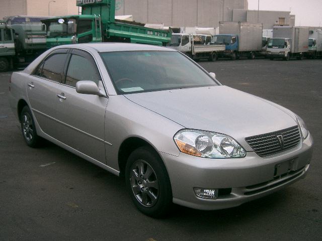 2002 Toyota Mark II Photos