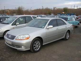 2002 Toyota Mark II Photos