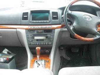 2002 Toyota Mark II Photos