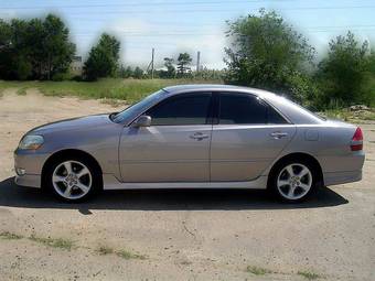 2002 Toyota Mark II Photos