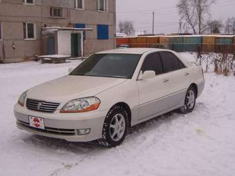 2003 Toyota Mark II Photos