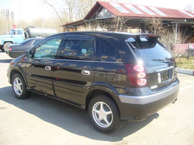 2000 Toyota Nadia