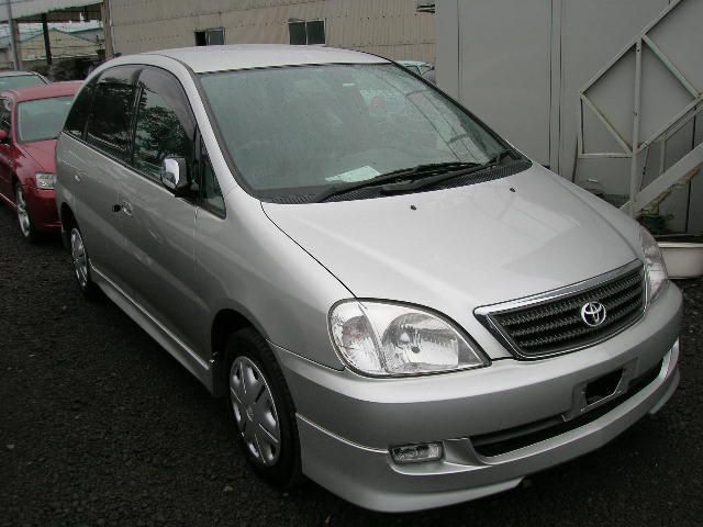 2001 Toyota Nadia