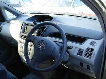 2001 Toyota Nadia Photos