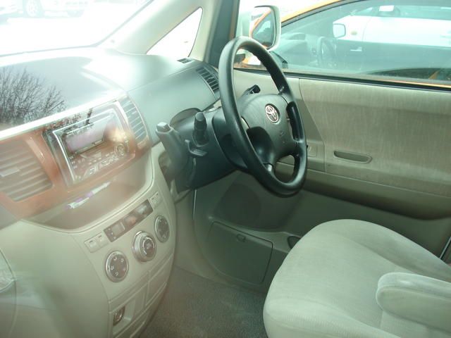 2002 Toyota Noah