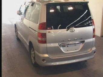 2002 Toyota Noah Pictures